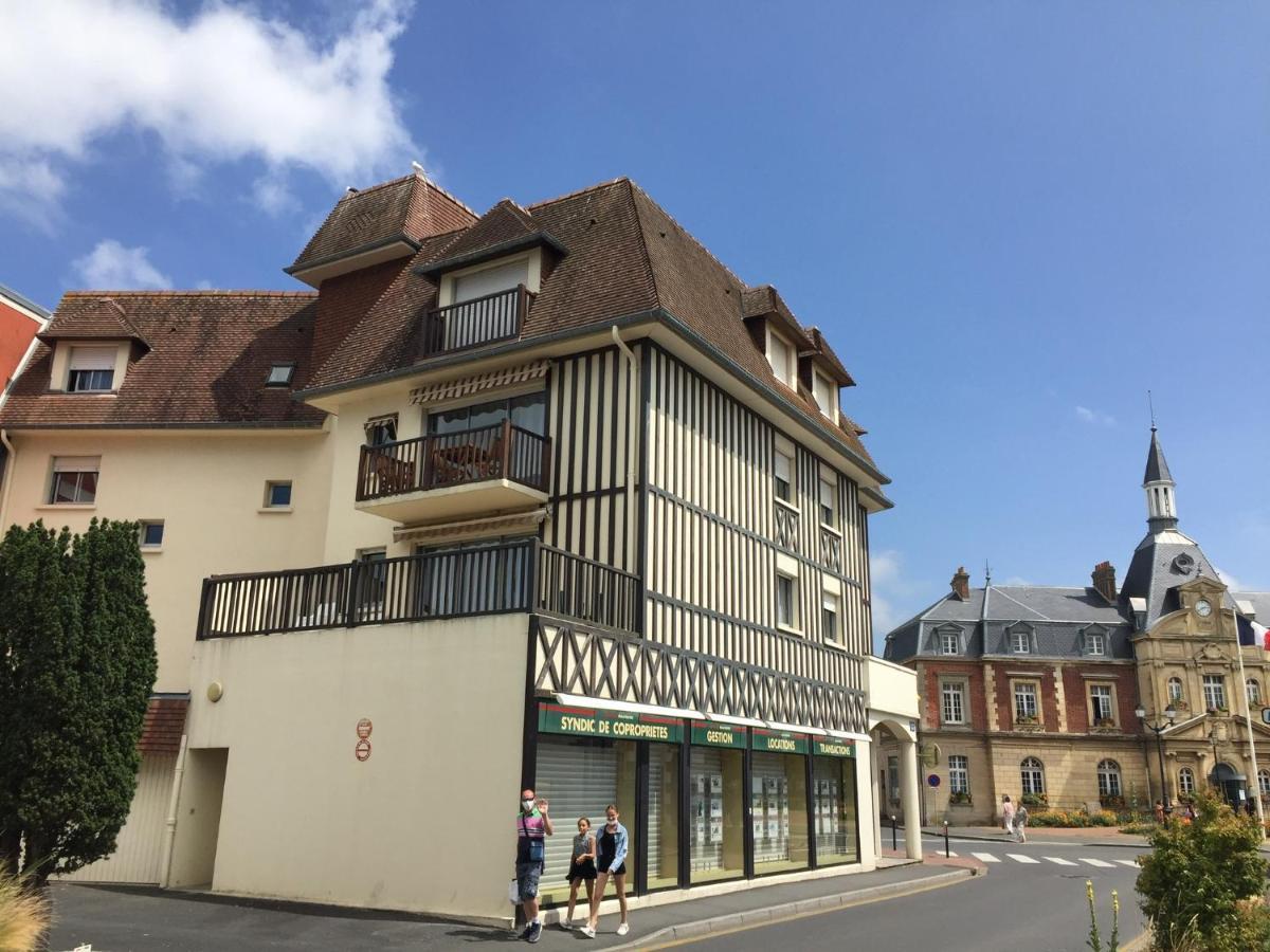 Hyper Centre - 2 Pieces Tout Confort - Terrasse - Ascenseur - Cabourg Exterior foto