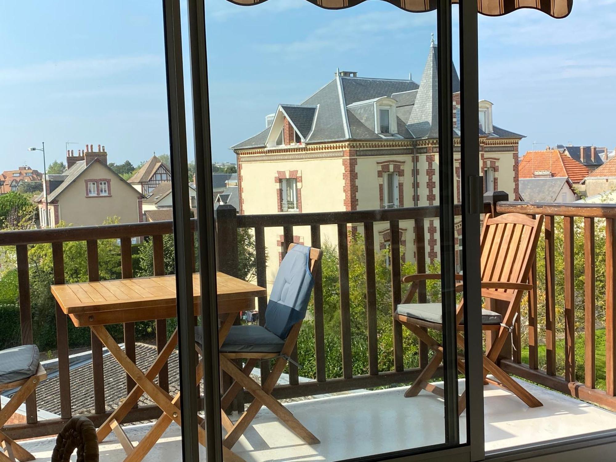 Hyper Centre - 2 Pieces Tout Confort - Terrasse - Ascenseur - Cabourg Exterior foto